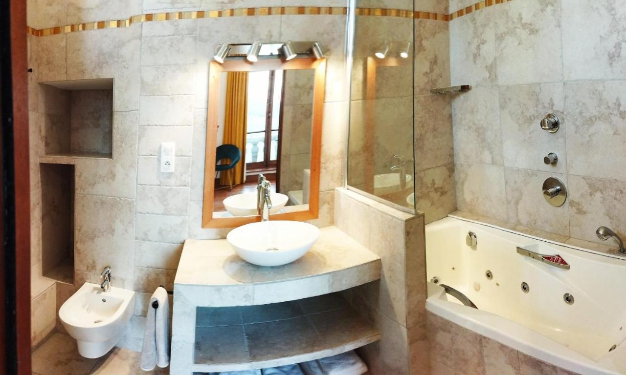Domaine De La Tisnere Bed & Breakfast Gelos Екстериор снимка