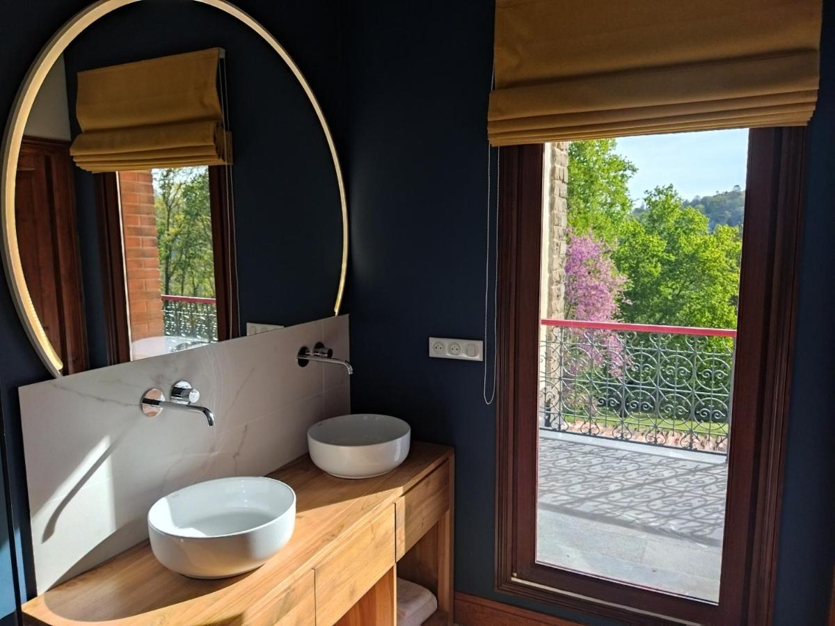 Domaine De La Tisnere Bed & Breakfast Gelos Екстериор снимка